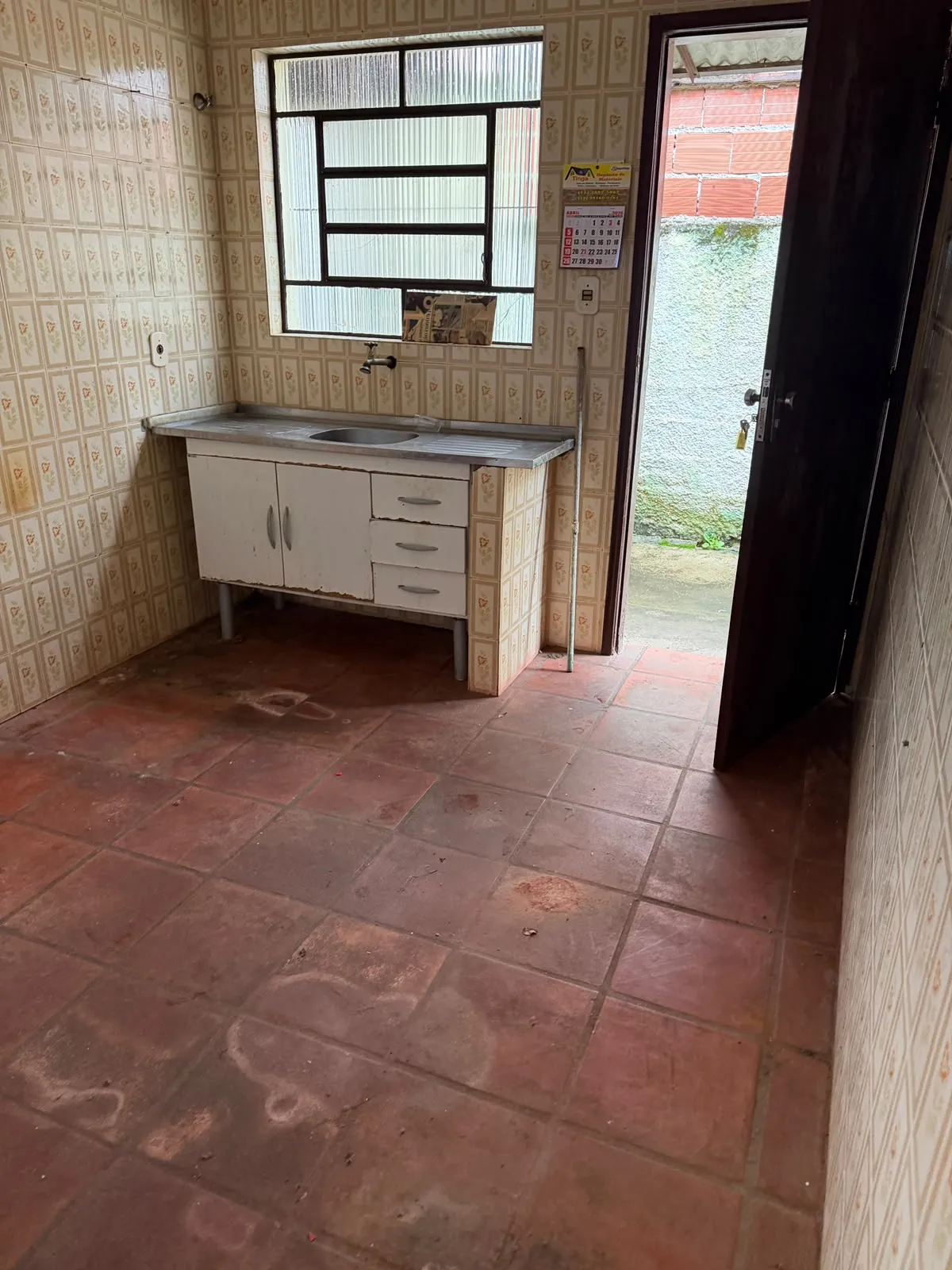 Casa de 2 dormitórios para reformar em terreno de 126 m² no Balneário Indaiá — foto 4
